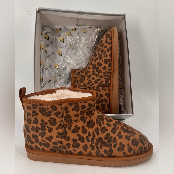 Volatile Scruff Faux Shearling Bootie - Picture 2 of 4